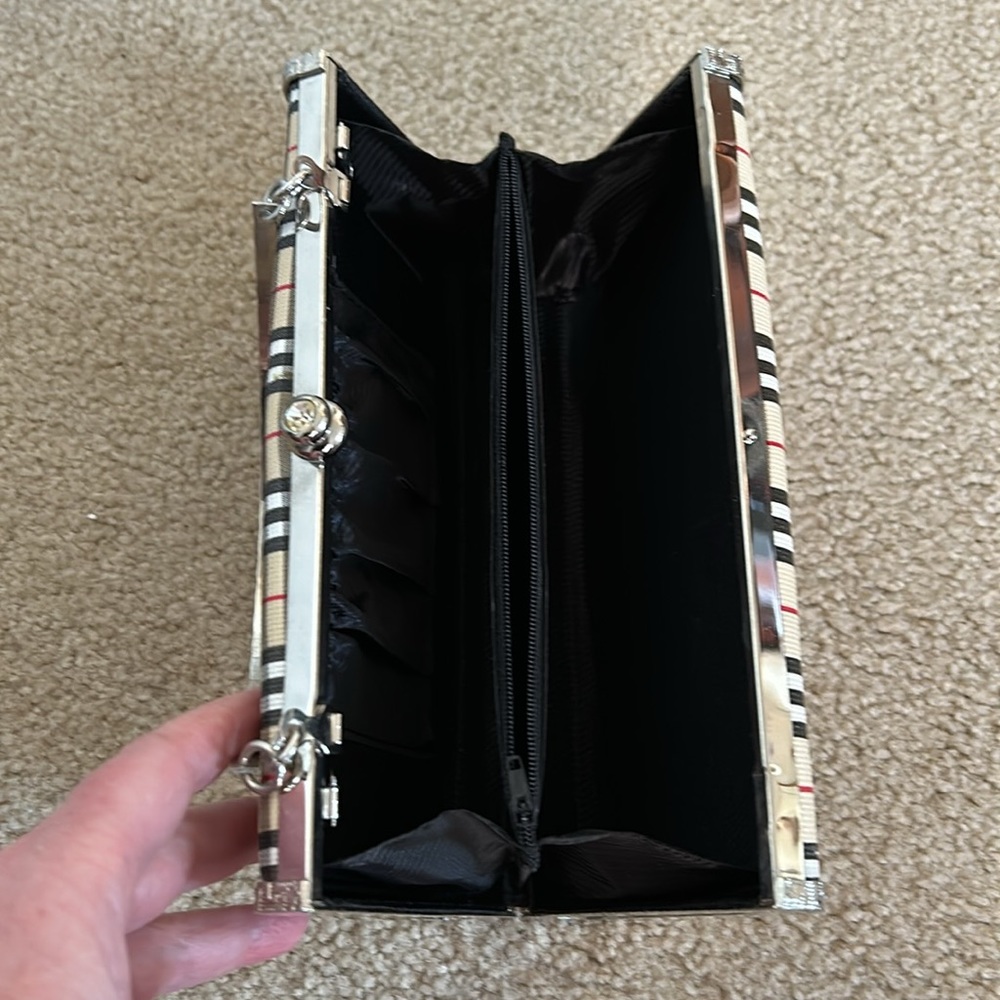 Fashion Plaid Vinyl/Silver Tone Metal Purse - Picture 8 of 10